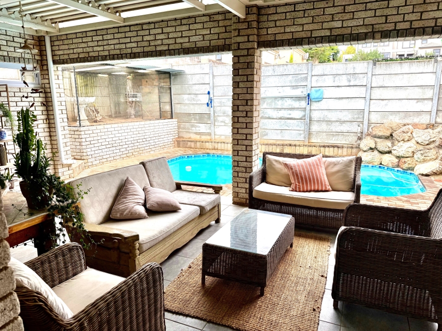 3 Bedroom Property for Sale in Tafelzicht Western Cape